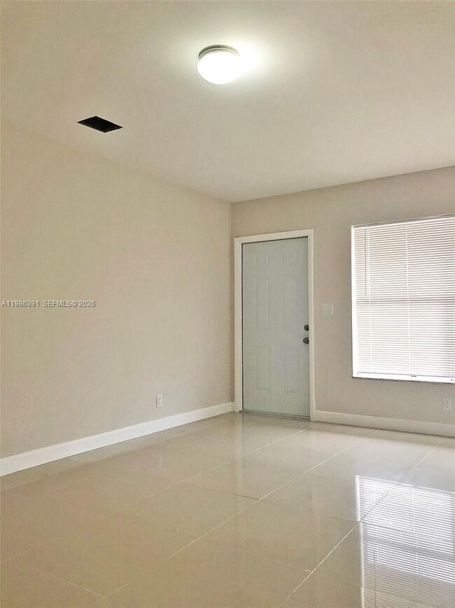 Building Photo - 7650 SW 10th Ct