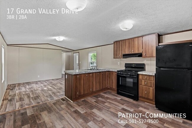 Building Photo - 17 Grand Valley Dr