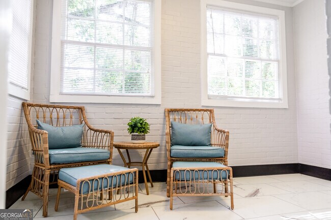 Building Photo - 111 E Screven St