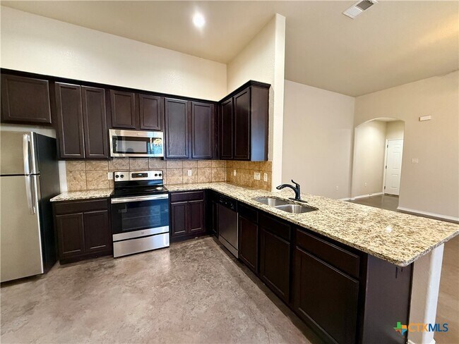 Building Photo - 424 Jack Rabbit Ln