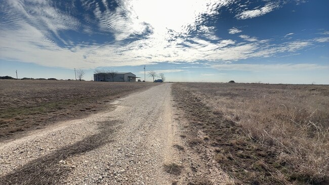 Building Photo - 3 bedroom 2 bathroom Barn dominium on 10 acres! First Month's Free!!