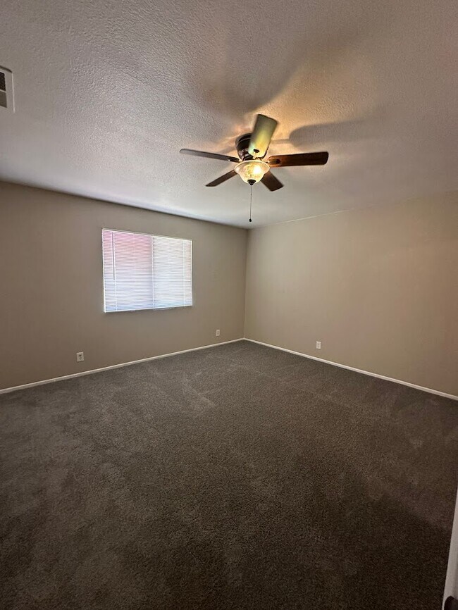 Building Photo - 10856 11th Ave