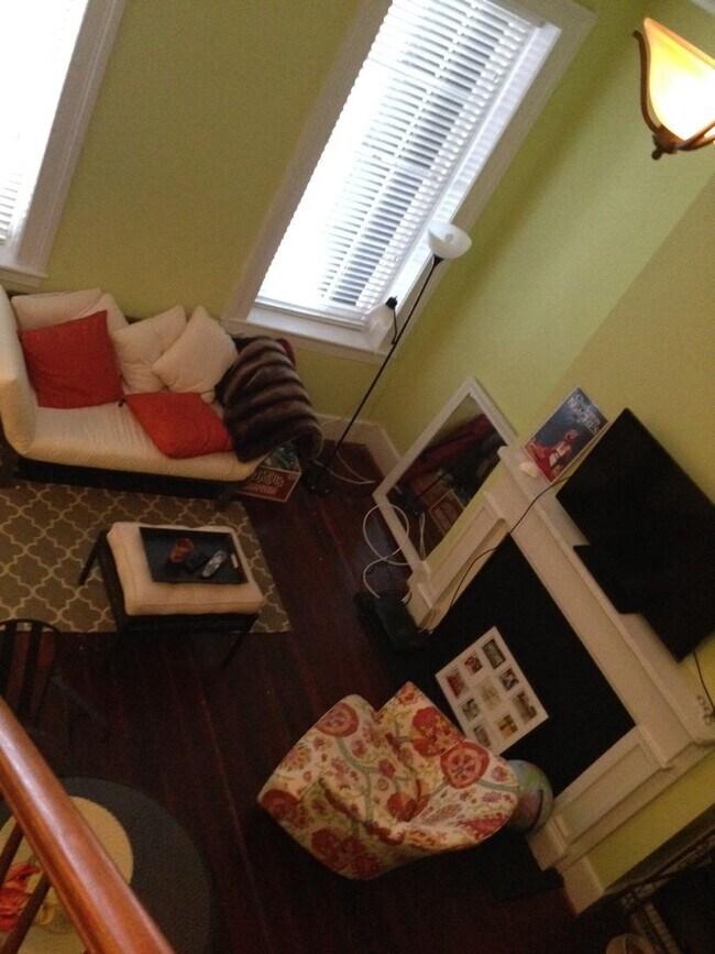 Building Photo - 333K