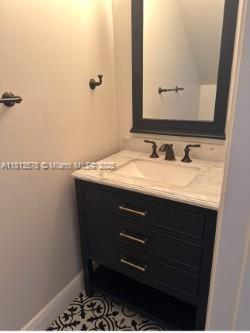 Building Photo - 2675 Oak Park Cir