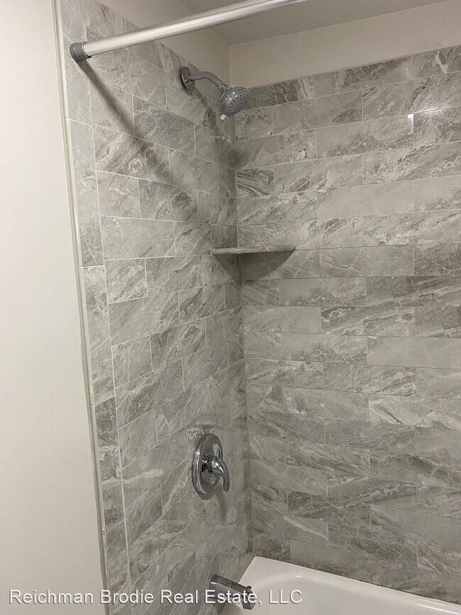 Building Photo - 3 br, 2 bath House - 280 Davenport Ave