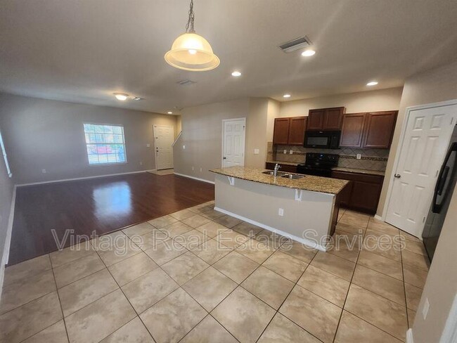 Building Photo - 4721 Chatterton Way