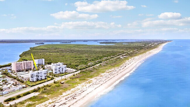 Building Photo - 5151 N Hwy A1A
