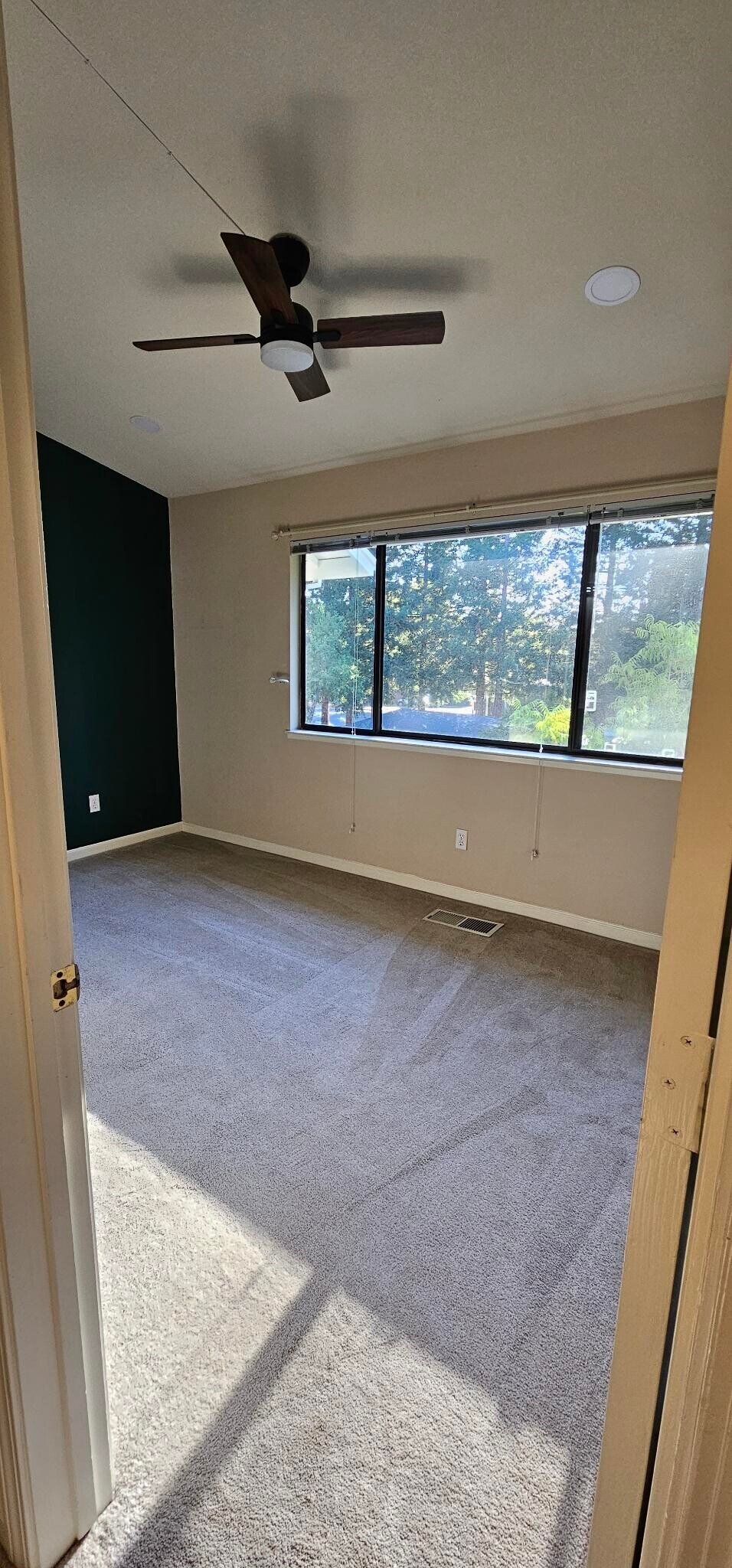 2nd bedroom - 2600 Oak Rd