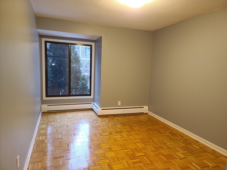 Building Photo - 450 Ford Rd