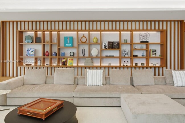 Building Photo - 175 SE 25th Rd