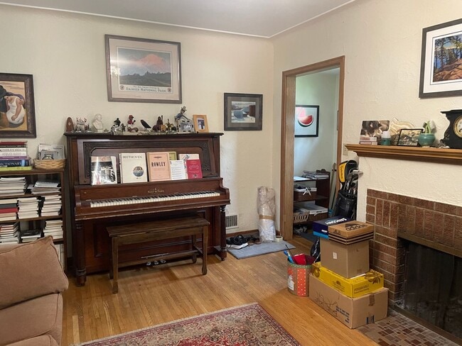 Building Photo - The Cutest 3-Bedroom Tudor - One Block Fro...