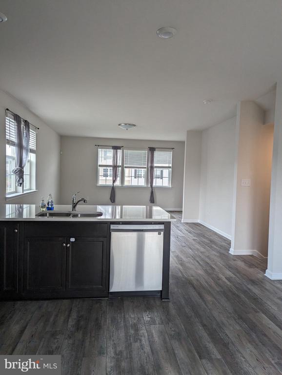 Building Photo - 64 Vespucci Ln