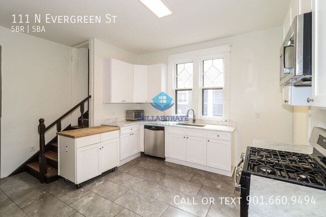 Building Photo - 111 N Evergreen St