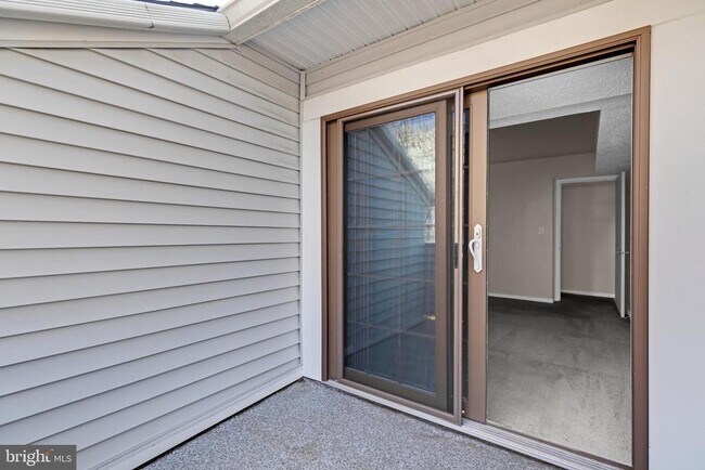 Building Photo - 1639 Carriage House Terrace