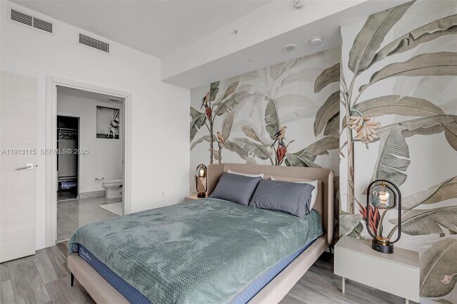 Building Photo - 801 S Miami Ave