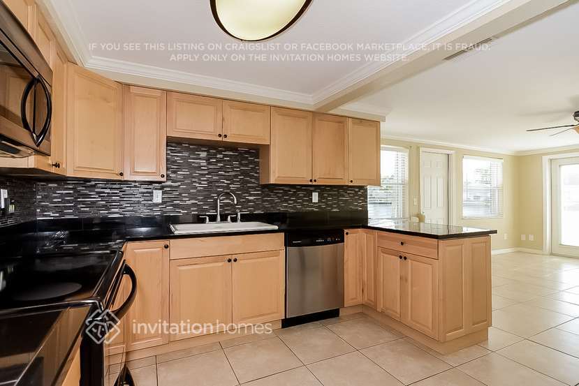 Building Photo - 4048 Sunray Dr