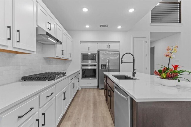 Building Photo - 547 Billowing Way