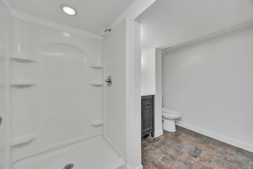 Building Photo - 8253 Brownsway Ln