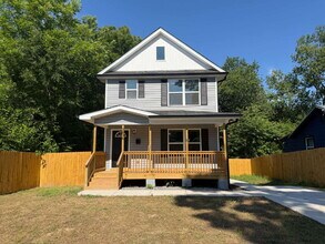 Building Photo - Pet-Friendly Charming 3-Bedroom, 2-Bath Home on Harrison Ave – Your Cozy Retreat Awaits!"