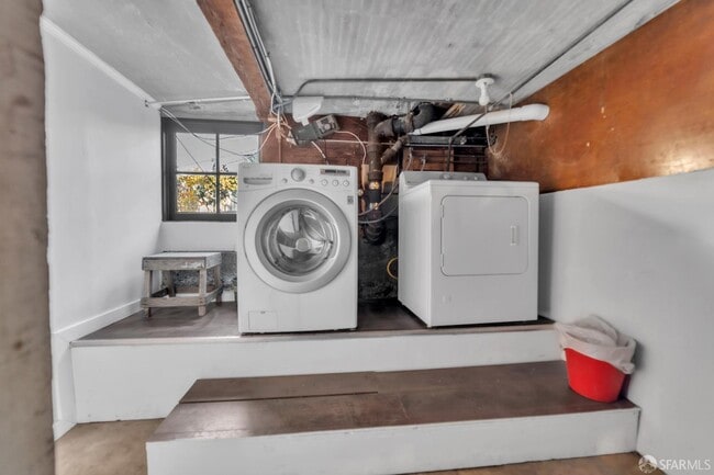 Building Photo - 80 Corona St