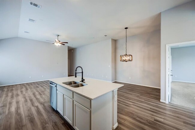 Building Photo - 464 Leadtree Loop
