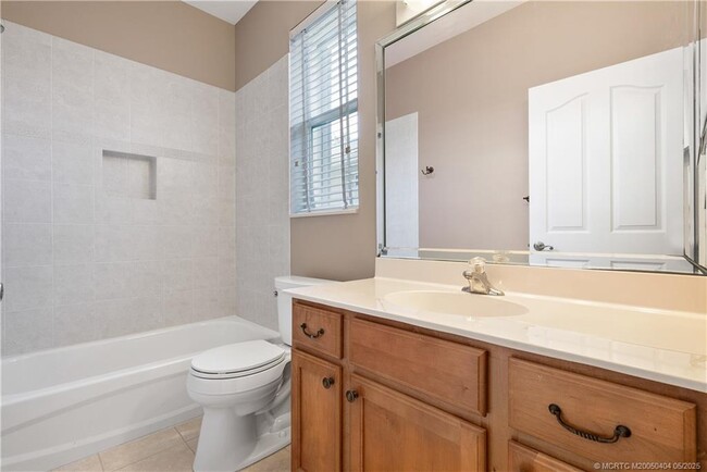 Building Photo - 4633 NW Red Maple Dr