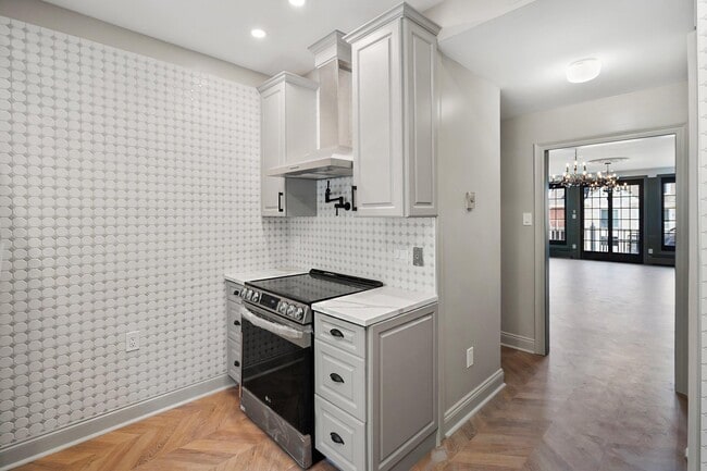 Building Photo - 203 Shearwater Ct W