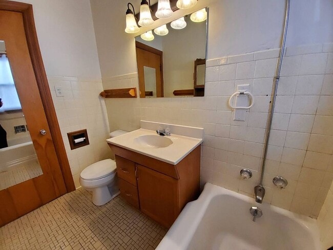 Building Photo - 1723 Harold St