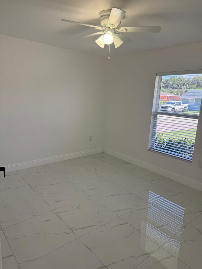 Building Photo - 4147 Success St