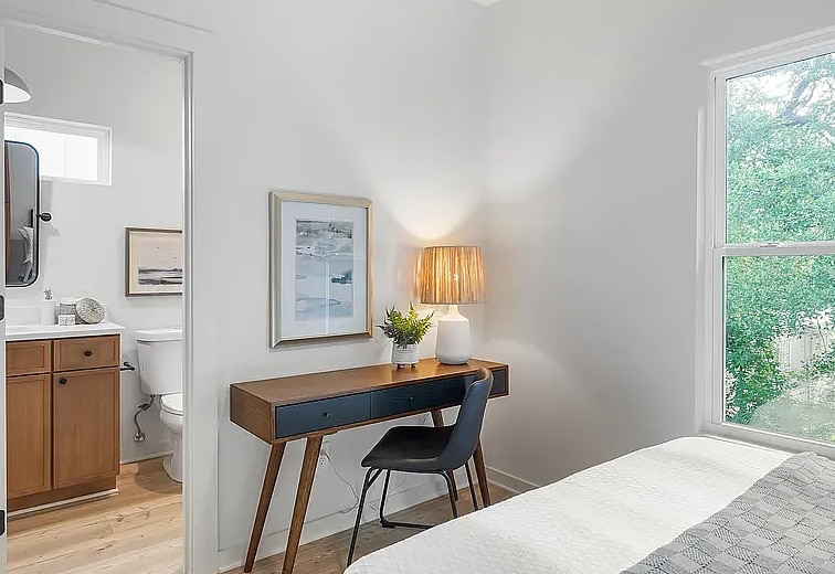 Building Photo - 5808 Knight St