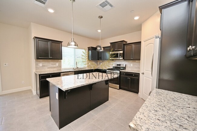 Building Photo - 645 Blue Oak Lane W