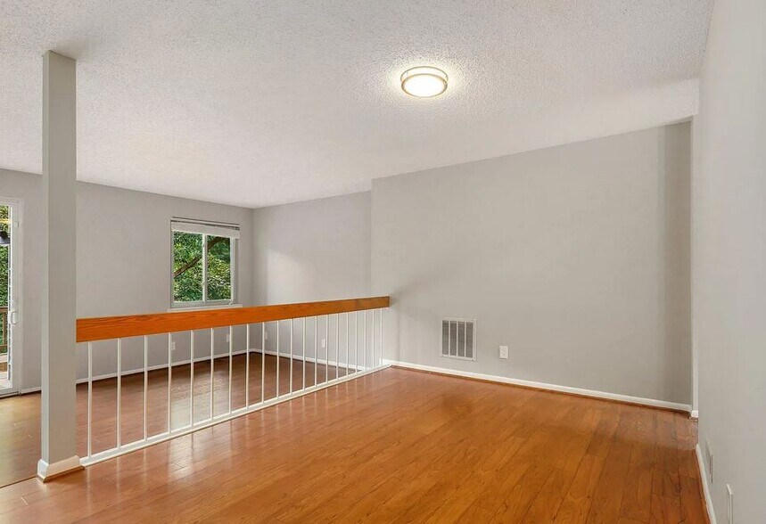 Building Photo - 3085 Bridgeton Ct