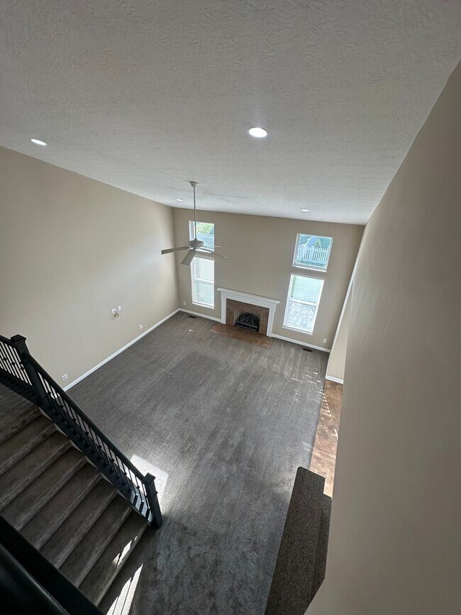 Building Photo - Lakes of Worthington