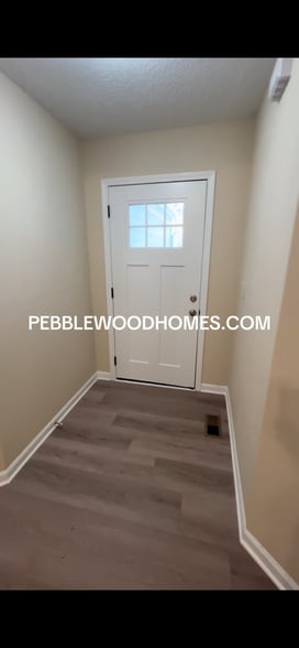 Building Photo - 2599 Candler Way SW