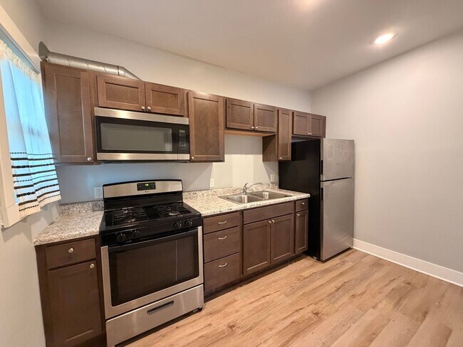 Building Photo - 107 Lexington Ave SW