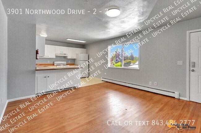 Building Photo - 3901 Northwood Dr