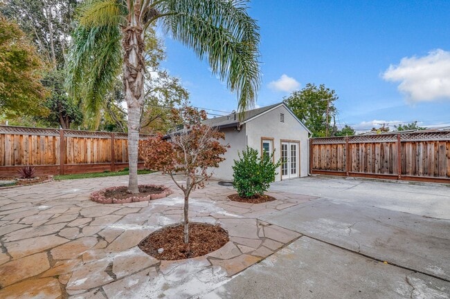 Building Photo - Welcome Home!!! - Great Location, Near Val...