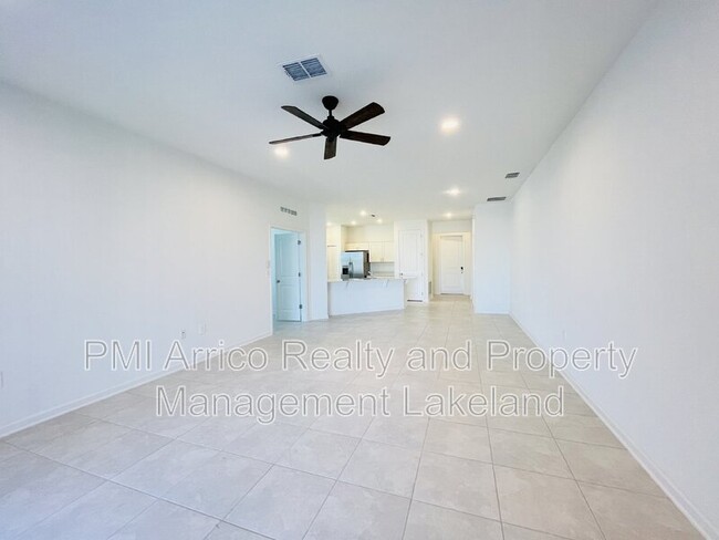 Building Photo - 1425 Deepwater Cir