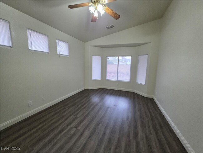 Building Photo - 8240 Aurora Peak Ave