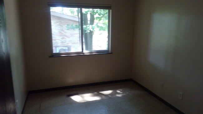 Up Stairs bedroom - 242 Spartan Ave