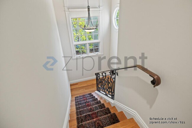 Building Photo - 1320 Drake Ave