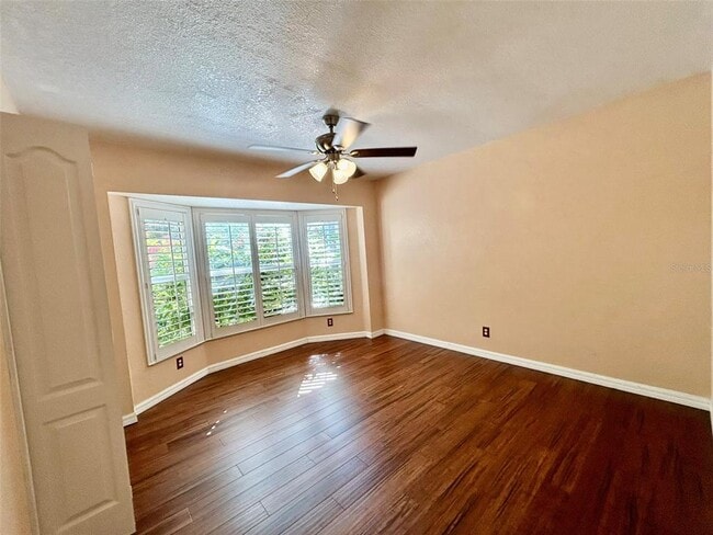 Building Photo - 25145 Mercedes Dr