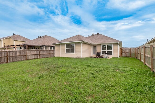 Building Photo - 106 Rudder Wy