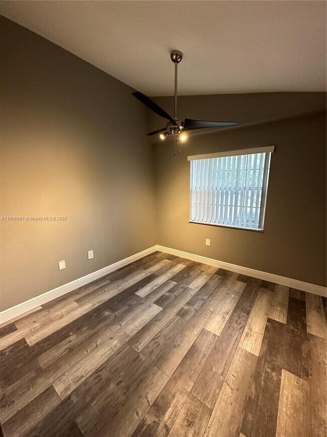 Building Photo - 2890 N Oakland Forest Dr