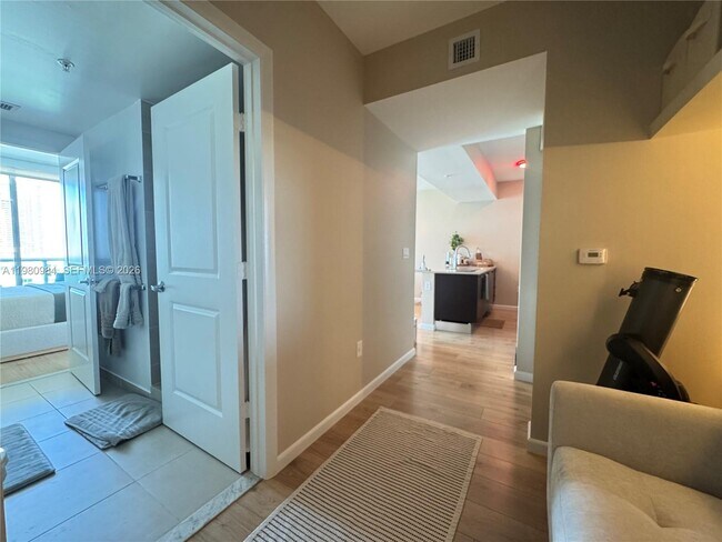 Building Photo - 333 NE 24th St