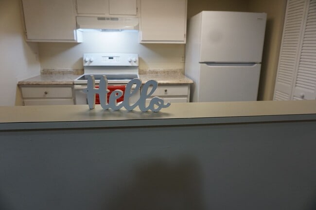 Building Photo - 2/2 Townhome Located Near NAS Jax