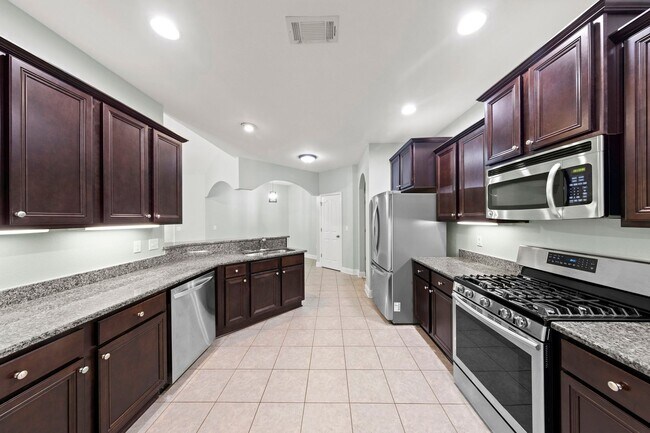 Building Photo - Luxury home in a premier neighborhood!