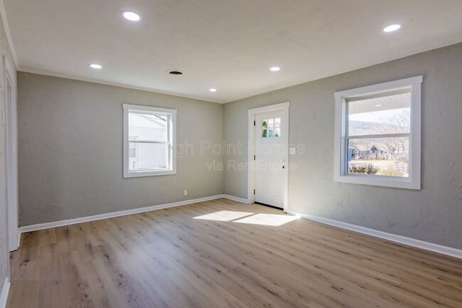 Building Photo - 3312 Tarlton Ave