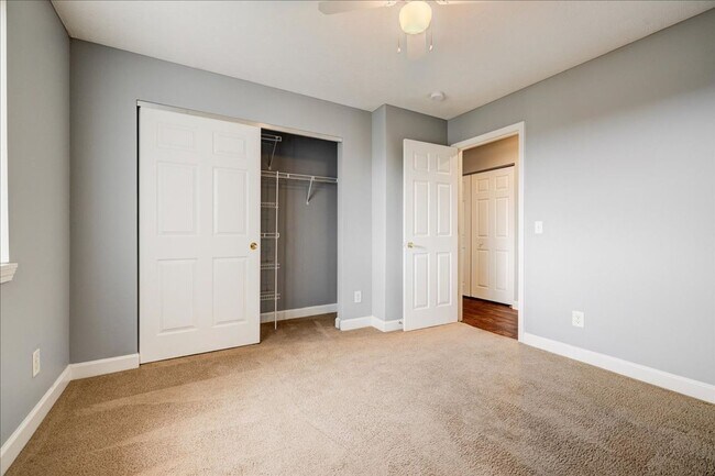 Building Photo - 3 bedroom 2 Bath Large Apartment Home $1,569/mo Rent