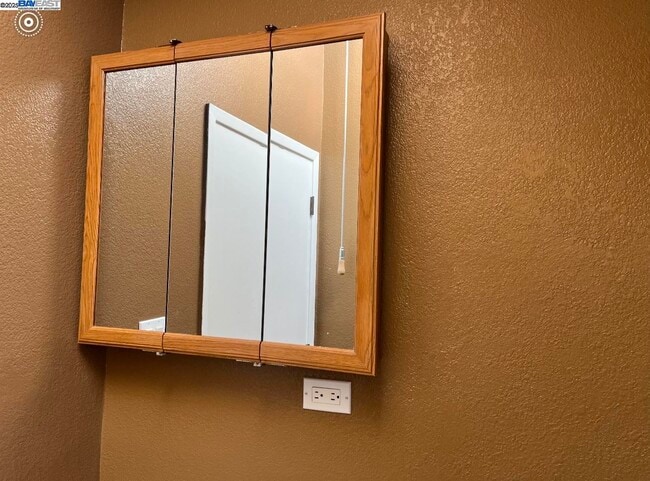 Building Photo - 117 Day St